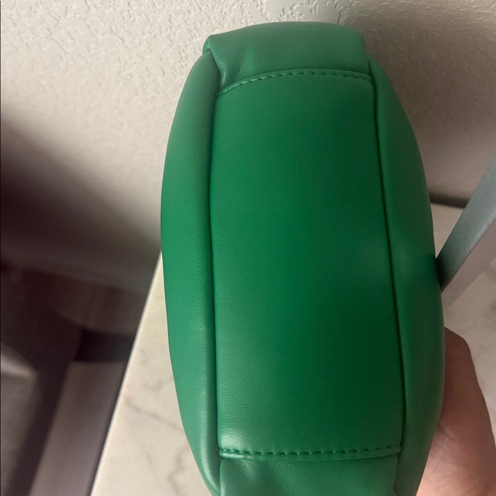 Virago Vibrant Green Vegan Mini Bag - Picture 8 of 8